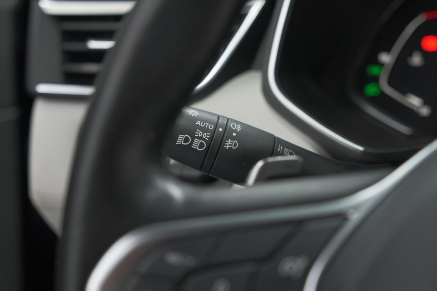 Renault Clio TCe 130 EDC Initiale Paris | Pack Winter | Camera | BOSE Audio | Dodehoekdetectie