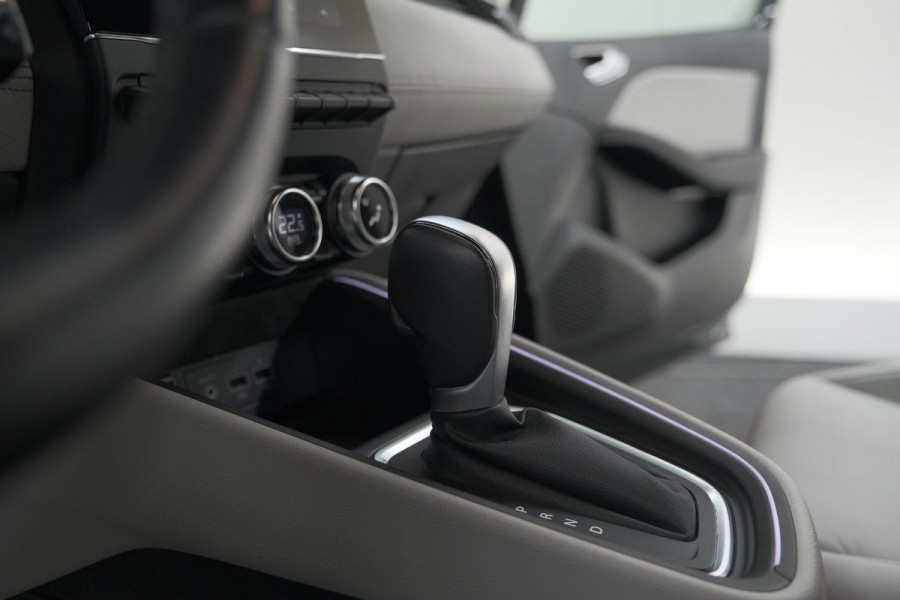 Renault Clio TCe 130 EDC Initiale Paris | Pack Winter | Camera | BOSE Audio | Dodehoekdetectie