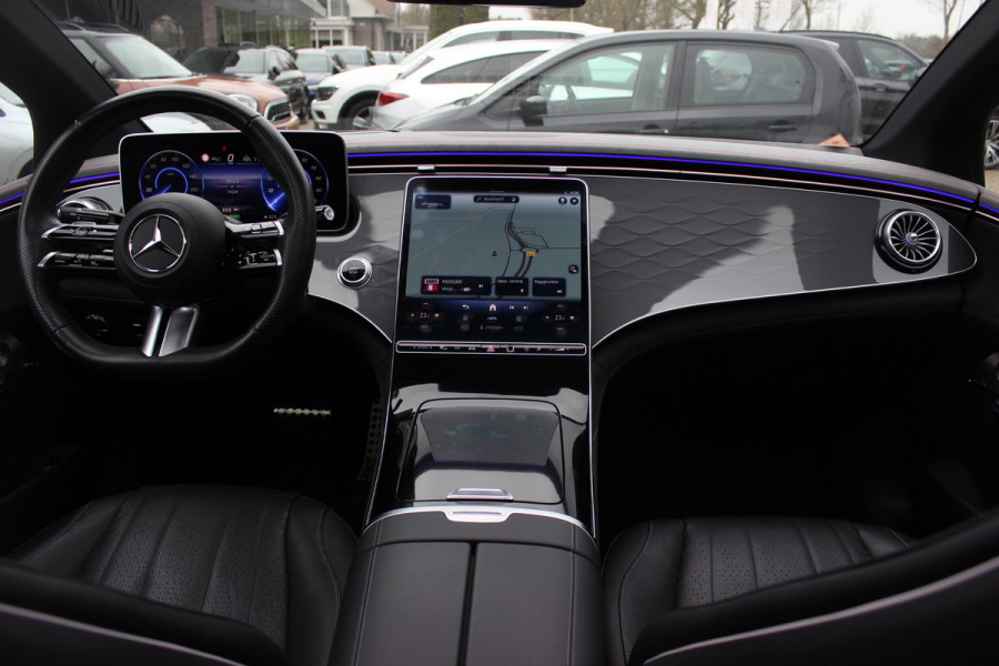 Mercedes-Benz EQE 350 AMG Line 89 kWh / Panoramadak / Camera / Achterasbesturing / Head-up / Luxe Leder / Premium Plus-pakket / Stoelventilatie + Verwarming + Massage / Navigatie / Dodehoek / DAB / ACC