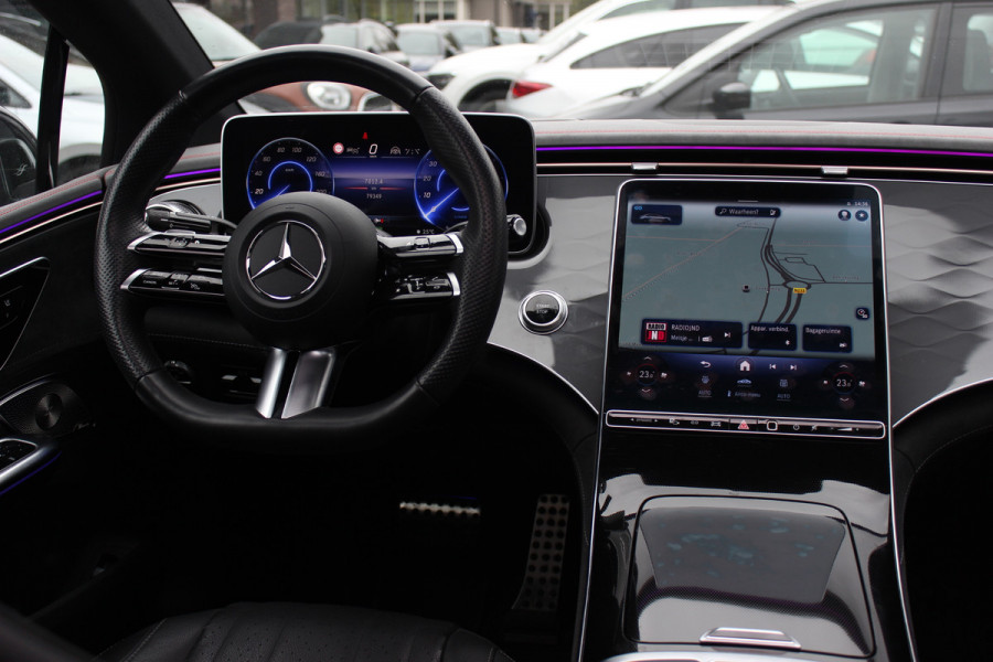Mercedes-Benz EQE 350 AMG Line 89 kWh / Panoramadak / Camera / Achterasbesturing / Head-up / Luxe Leder / Premium Plus-pakket / Stoelventilatie + Verwarming + Massage / Navigatie / Dodehoek / DAB / ACC