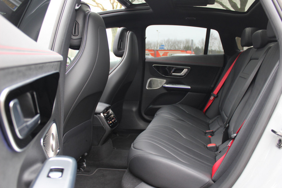 Mercedes-Benz EQE 350 AMG Line 89 kWh / Panoramadak / Camera / Achterasbesturing / Head-up / Luxe Leder / Premium Plus-pakket / Stoelventilatie + Verwarming + Massage / Navigatie / Dodehoek / DAB / ACC