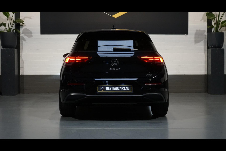 Volkswagen Golf VIII 1.5 eTSI Style AUTOMAAT-ACC-AMBIANCE-CAMERA-CRUISE-KEYLESS-NAVIGATIE-VIRTUEEL