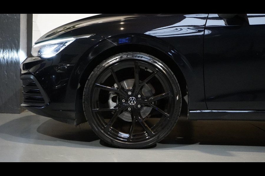 Volkswagen Golf VIII 1.5 eTSI Style AUTOMAAT-ACC-AMBIANCE-CAMERA-CRUISE-KEYLESS-NAVIGATIE-VIRTUEEL