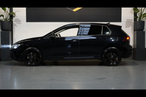 Volkswagen Golf VIII 1.5 eTSI Style AUTOMAAT-ACC-AMBIANCE-CAMERA-CRUISE-KEYLESS-NAVIGATIE-VIRTUEEL