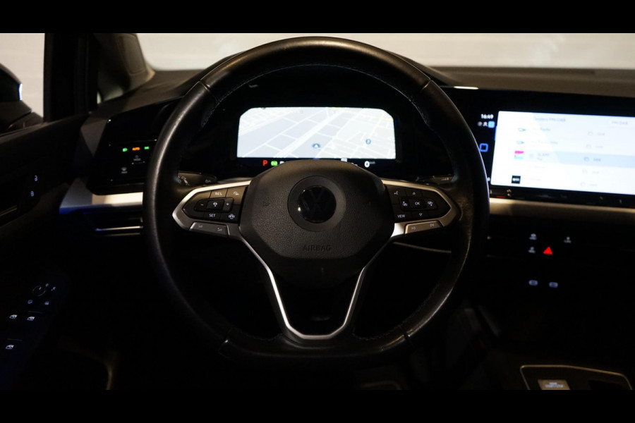 Volkswagen Golf VIII 1.5 eTSI Style AUTOMAAT-ACC-AMBIANCE-CAMERA-CRUISE-KEYLESS-NAVIGATIE-VIRTUEEL