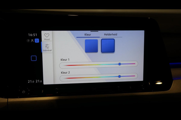 Volkswagen Golf VIII 1.5 eTSI Style AUTOMAAT-ACC-AMBIANCE-CAMERA-CRUISE-KEYLESS-NAVIGATIE-VIRTUEEL