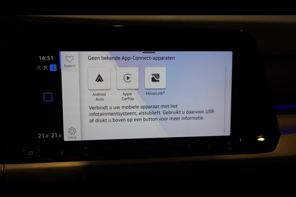 Volkswagen Golf VIII 1.5 eTSI Style AUTOMAAT-ACC-AMBIANCE-CAMERA-CRUISE-KEYLESS-NAVIGATIE-VIRTUEEL