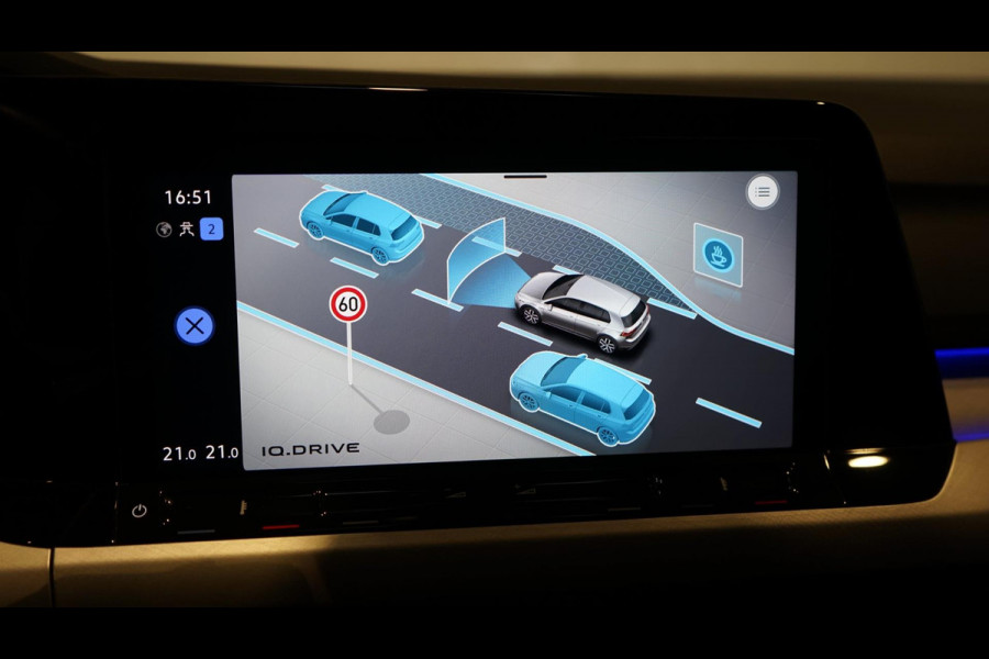 Volkswagen Golf VIII 1.5 eTSI Style AUTOMAAT-ACC-AMBIANCE-CAMERA-CRUISE-KEYLESS-NAVIGATIE-VIRTUEEL