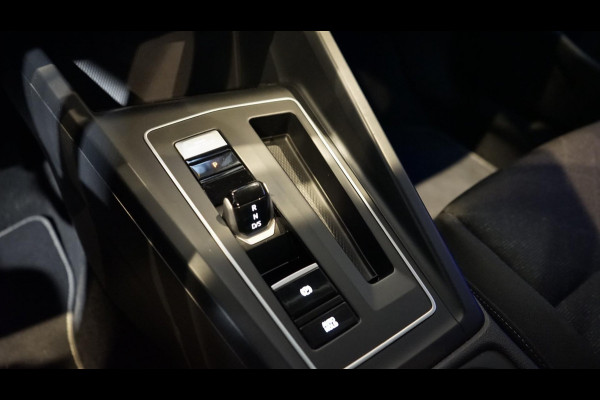 Volkswagen Golf VIII 1.5 eTSI Style AUTOMAAT-ACC-AMBIANCE-CAMERA-CRUISE-KEYLESS-NAVIGATIE-VIRTUEEL