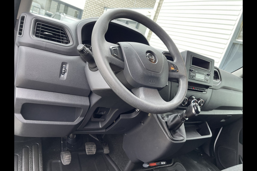 Opel Movano 2.3 Turbo 136pk L2H2 / vaste prijs rijklaar € 14.950 ex btw / euro 6 / bpm vrij / trekhaak 2500 kg / pdc achter / airco / cruise control / bijrijdersbank