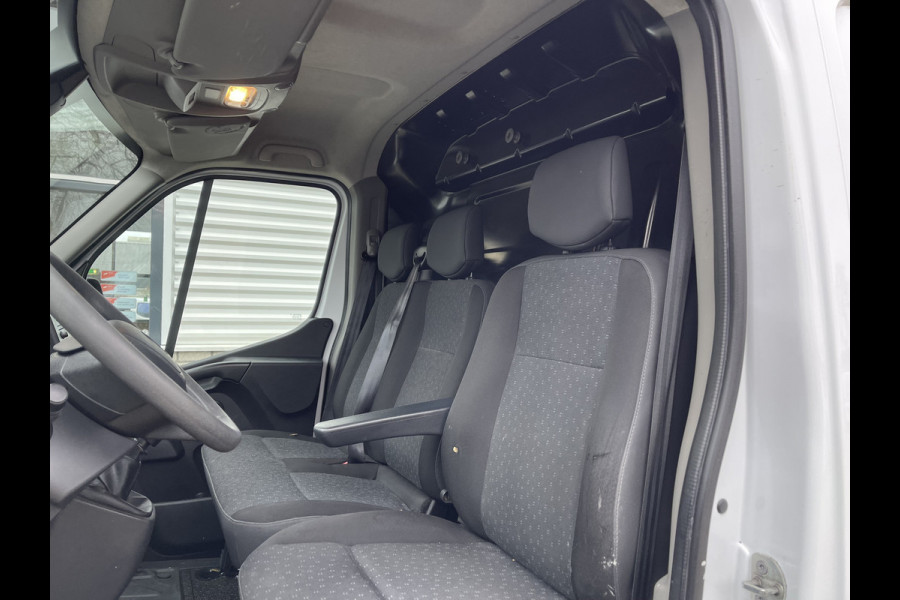 Opel Movano 2.3 Turbo 136pk L2H2 / vaste prijs rijklaar € 14.950 ex btw / euro 6 / bpm vrij / trekhaak 2500 kg / pdc achter / airco / cruise control / bijrijdersbank