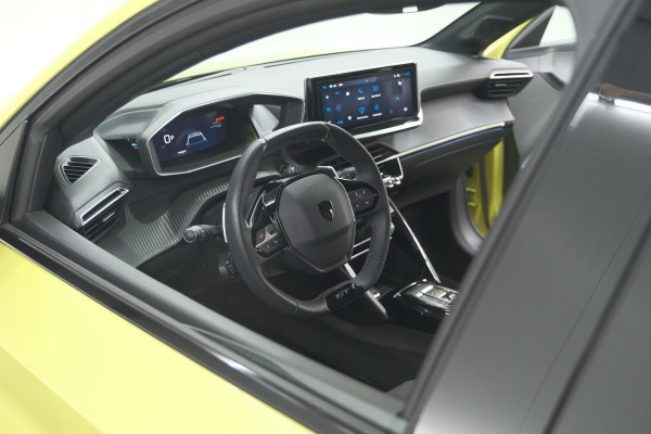 Peugeot 208 Hybrid 136 e-DCS6 GT | Camera | Apple Carplay | Parkeersensoren