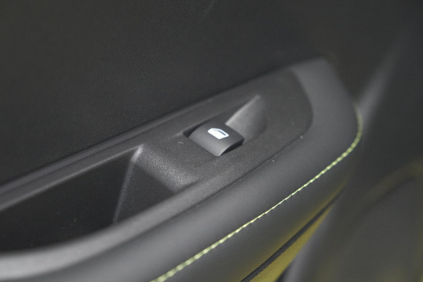 Peugeot 208 Hybrid 136 e-DCS6 GT | Camera | Apple Carplay | Parkeersensoren