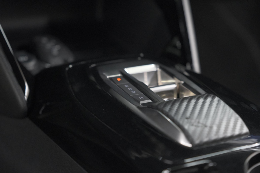 Peugeot 208 Hybrid 136 e-DCS6 GT | Camera | Apple Carplay | Parkeersensoren