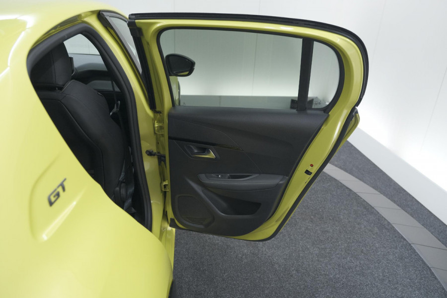 Peugeot 208 Hybrid 136 e-DCS6 GT | Camera | Apple Carplay | Parkeersensoren