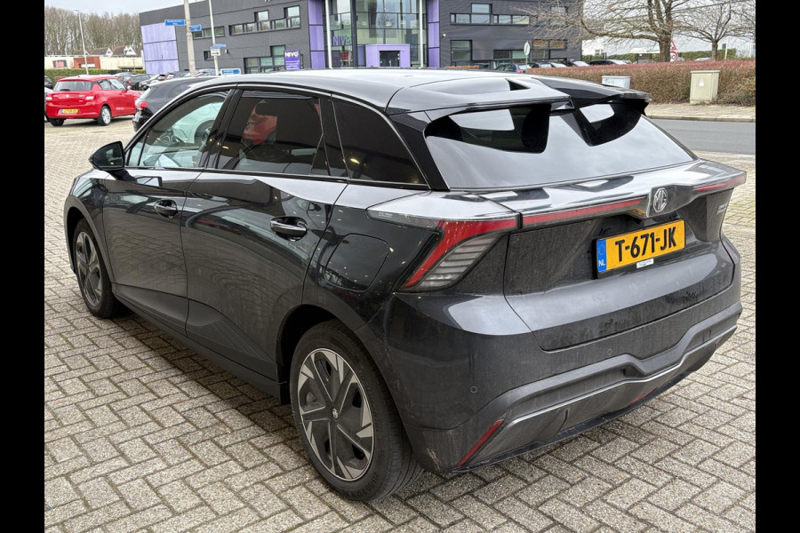 MG Mg4 electric Luxury 64 kWh | Stoel & Stuurverwarming | Elek. verstelbare stoel | 360 Camera | Dodehoeksensoren | Navi |