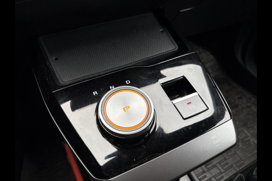 MG Mg4 electric Luxury 64 kWh | Stoel & Stuurverwarming | Elek. verstelbare stoel | 360 Camera | Dodehoeksensoren | Navi |