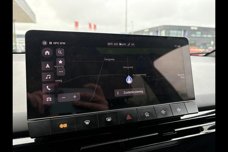 MG Mg4 electric Luxury 64 kWh | Stoel & Stuurverwarming | Elek. verstelbare stoel | 360 Camera | Dodehoeksensoren | Navi |