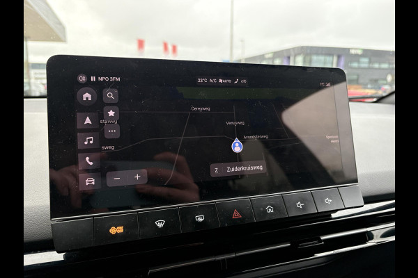 MG Mg4 electric Luxury 64 kWh | Stoel & Stuurverwarming | Elek. verstelbare stoel | 360 Camera | Dodehoeksensoren | Navi |