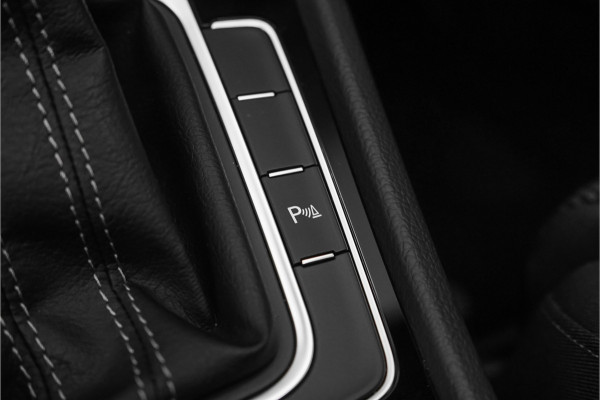 Volkswagen Golf 2.0 TSI 4Motion R Maxton Pano Dynaudio CarPlay 19"