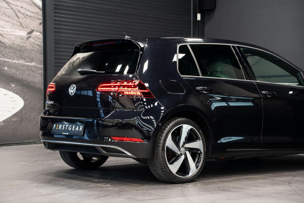 Volkswagen e-Golf *Warmtepomp / Dynaudio / Keyless / Sportstoelen / Lederen bekleding*