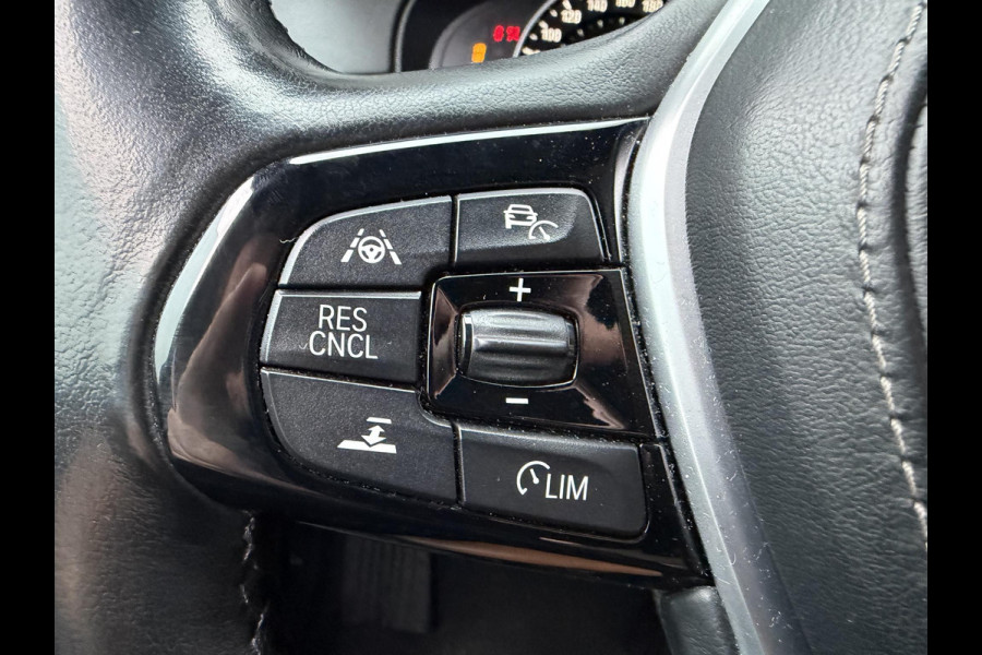 BMW 5 Serie 530e iPerformance High Executive | Head-Up Display | 360* Camera | Massage | Lederen Bekleding |