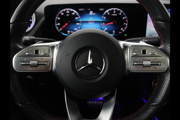 Mercedes-Benz GLA 200 Business Solution AMG | Panoramadak | Carplay | Matrix LED | Stoelverwarming | Trekhaak | Memory | Leder/Alcantara | Navigatie | Park Assist