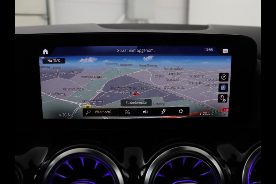 Mercedes-Benz GLA 200 Business Solution AMG | Panoramadak | Carplay | Matrix LED | Stoelverwarming | Trekhaak | Memory | Leder/Alcantara | Navigatie | Park Assist