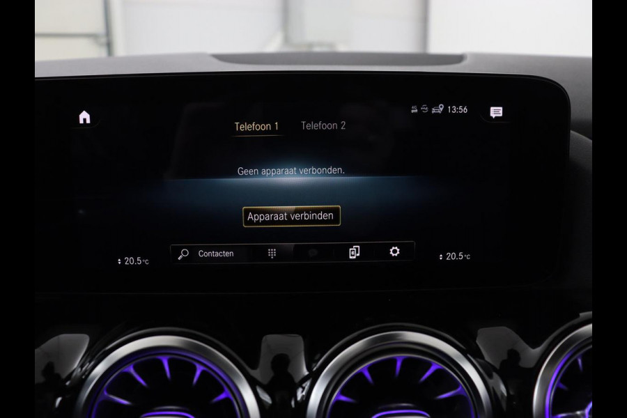 Mercedes-Benz GLA 200 Business Solution AMG | Panoramadak | Carplay | Matrix LED | Stoelverwarming | Trekhaak | Memory | Leder/Alcantara | Navigatie | Park Assist