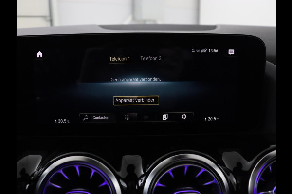 Mercedes-Benz GLA 200 Business Solution AMG | Panoramadak | Carplay | Matrix LED | Stoelverwarming | Trekhaak | Memory | Leder/Alcantara | Navigatie | Park Assist