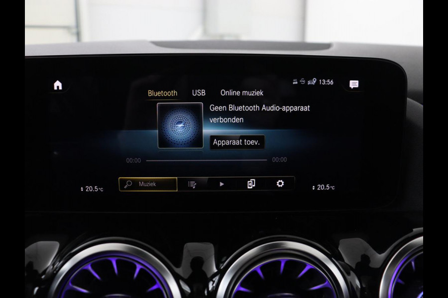 Mercedes-Benz GLA 200 Business Solution AMG | Panoramadak | Carplay | Matrix LED | Stoelverwarming | Trekhaak | Memory | Leder/Alcantara | Navigatie | Park Assist