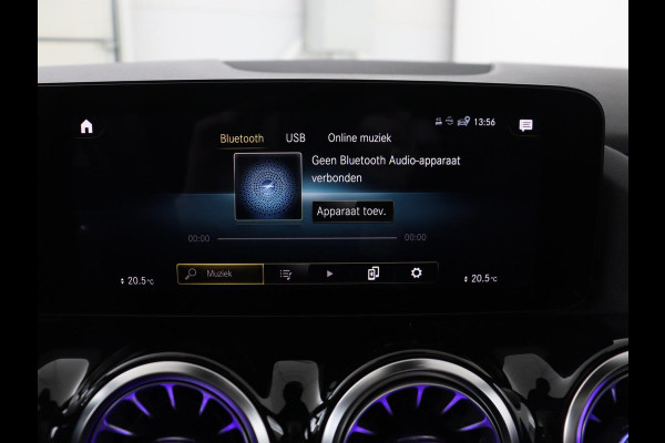 Mercedes-Benz GLA 200 Business Solution AMG | Panoramadak | Carplay | Matrix LED | Stoelverwarming | Trekhaak | Memory | Leder/Alcantara | Navigatie | Park Assist