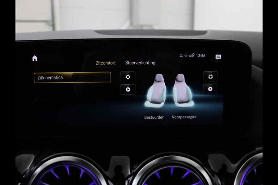 Mercedes-Benz GLA 200 Business Solution AMG | Panoramadak | Carplay | Matrix LED | Stoelverwarming | Trekhaak | Memory | Leder/Alcantara | Navigatie | Park Assist