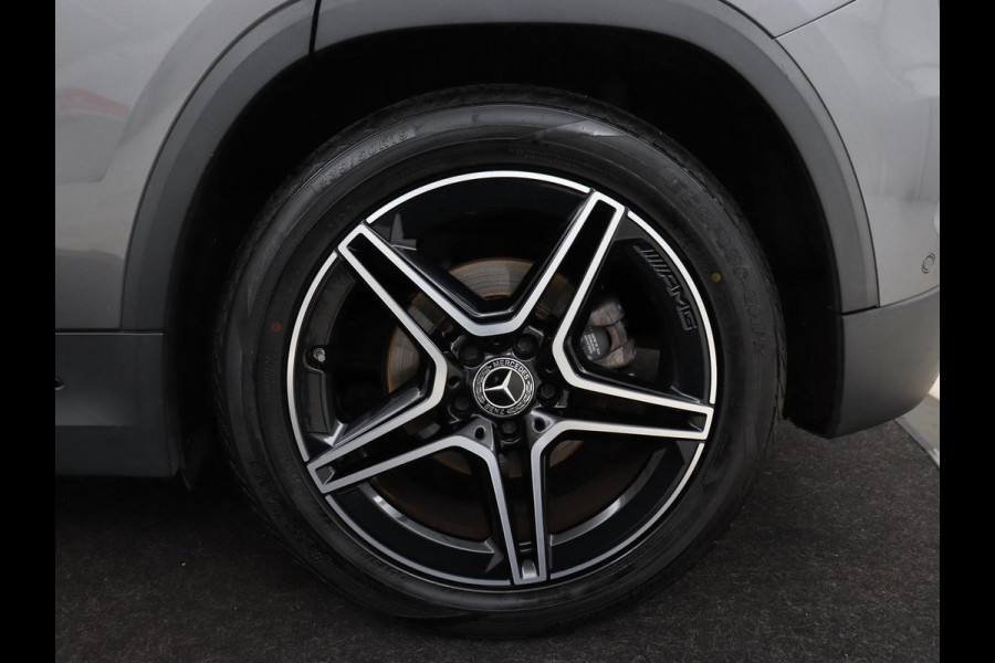 Mercedes-Benz GLA 200 Business Solution AMG | Panoramadak | Carplay | Matrix LED | Stoelverwarming | Trekhaak | Memory | Leder/Alcantara | Navigatie | Park Assist