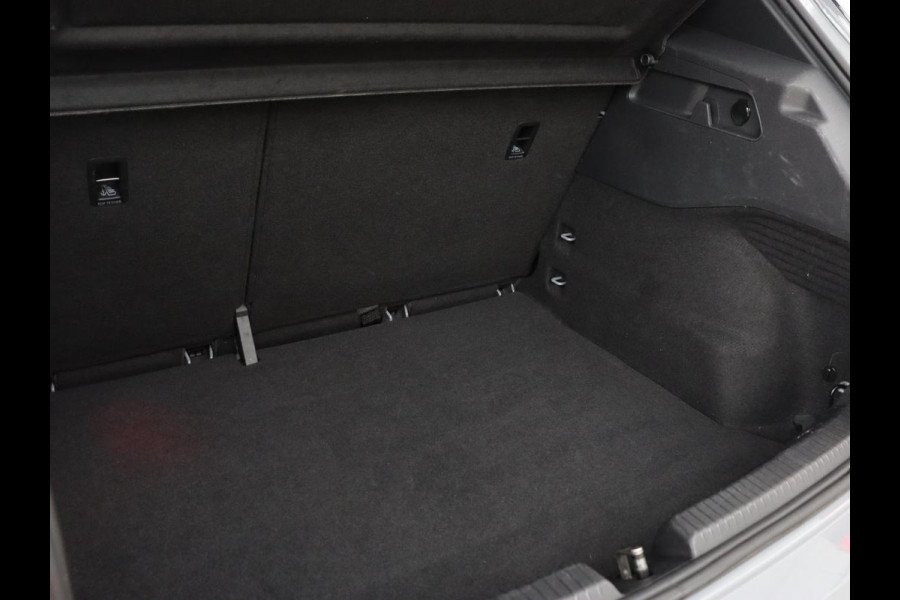 CUPRA Born Adrenaline One 62 kWh | Stoelverwarming | Adaptive cruise | Camera | Carplay | Sfeerverlichting | Navigatie | Full LED