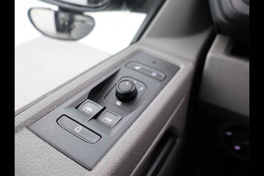 Volkswagen Transporter T6.1 2.0 TDI 150 PK DSG AUT. L2H1 + 18 INCH | LED | APPLE CARPLAY | COMFORTSTOELEN | NAVIGATIE
