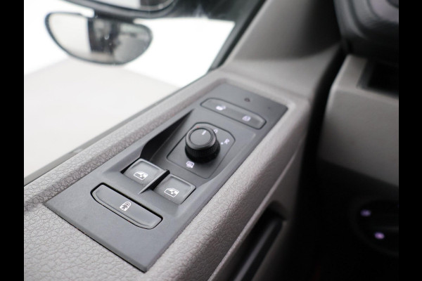 Volkswagen Transporter T6.1 2.0 TDI 150 PK DSG AUT. L2H1 + 18 INCH | LED | APPLE CARPLAY | COMFORTSTOELEN | NAVIGATIE
