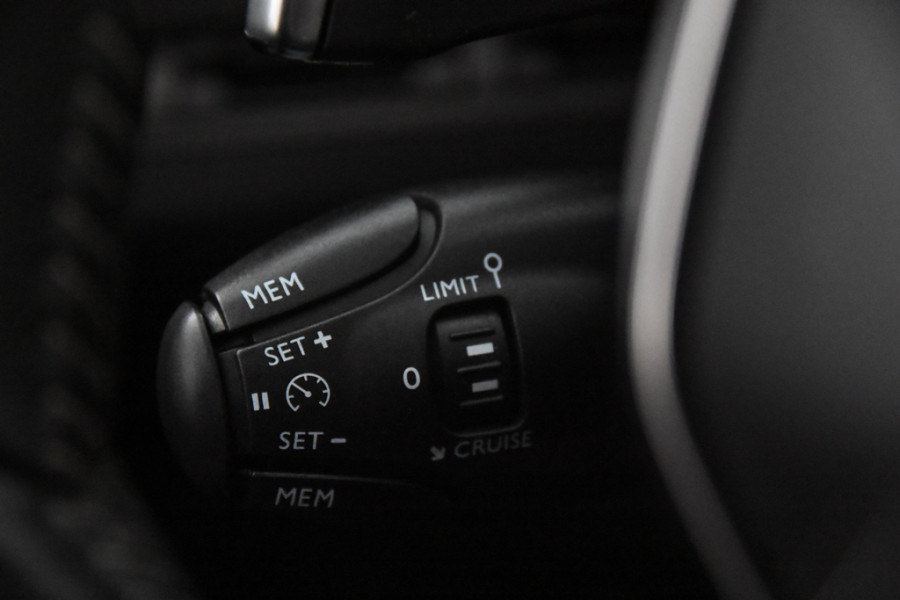 Peugeot 5008 Active 130 *Navigatie*Trekhaak*Park Assist*Carplay*