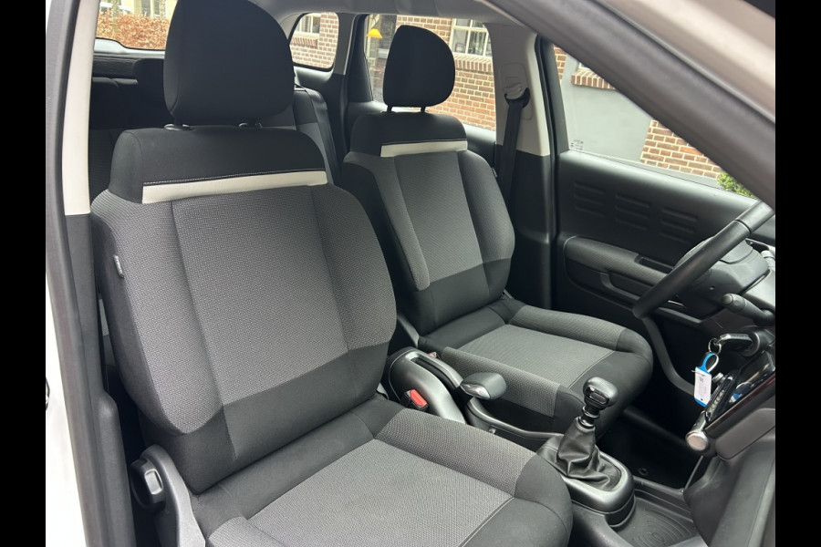 Citroën C3 Aircross 1.2 110pk Feel Navi, Carplay, PDC, Clima