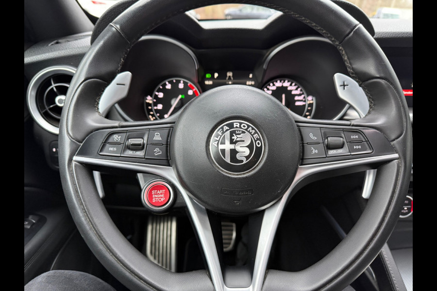Alfa Romeo Stelvio 2.0 T AWD B-Tech l Pano l VDOH l Volleder l Camera l ACC l