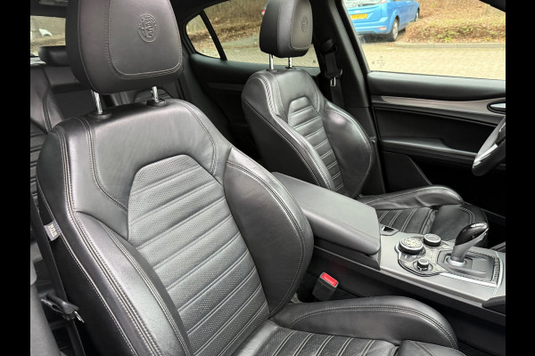 Alfa Romeo Stelvio 2.0 T AWD B-Tech l Pano l VDOH l Volleder l Camera l ACC l
