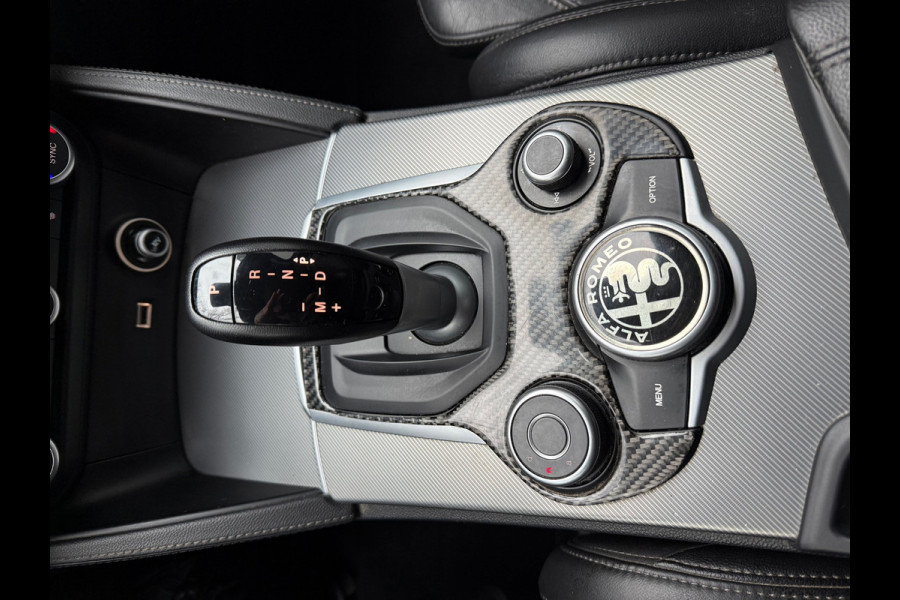 Alfa Romeo Stelvio 2.0 T AWD B-Tech l Pano l VDOH l Volleder l Camera l ACC l