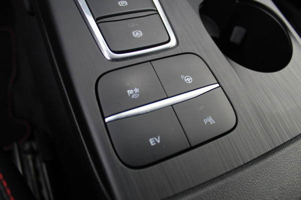 Ford Kuga 2.5-225 PK PHEV ST-Line X. Hybride rijden voor een reële prijs ! Autm. airco, Stoel- en voorraamverw., Side- en lane assist, Adaptieve cruise cntrl, elektr. achterklep, Keyless entry/keyless go, Trekhaak afneemb., Navigatie, Telefoonvoorb. etc