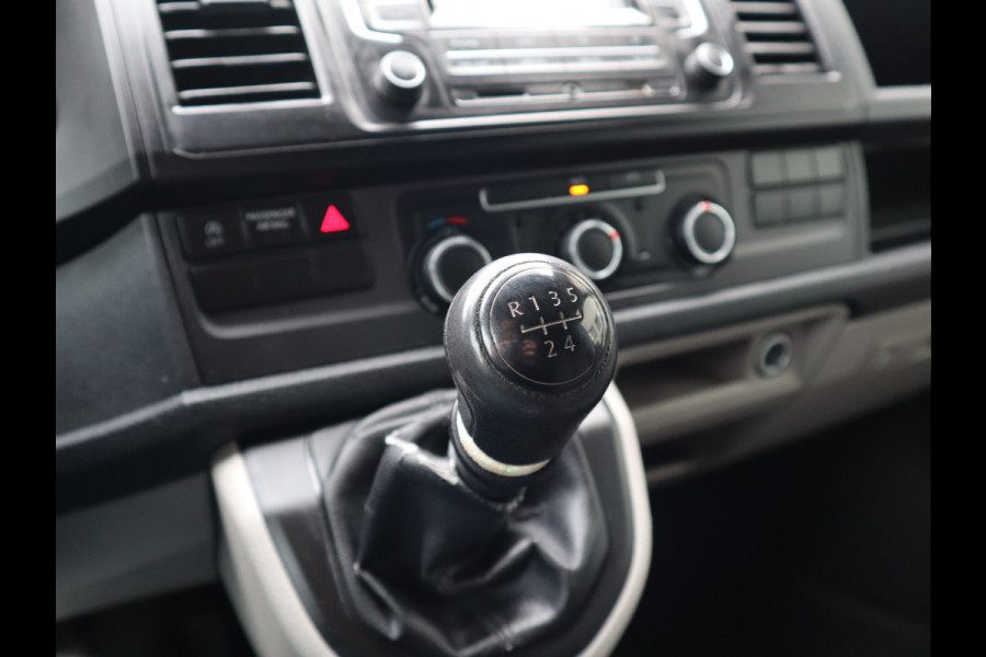 Volkswagen Transporter 2.0 TDI 102pk Euro 6 - Cruise - Trekhaak - Airco