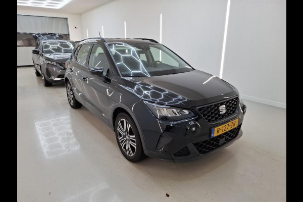 Seat Arona 1.0 TSI Style Navigatie Apple Carplay/ Android Auto Parkeersensoren achter Full LED Cruise Control Climate Control Bluetooth Lichtmetalen velgen