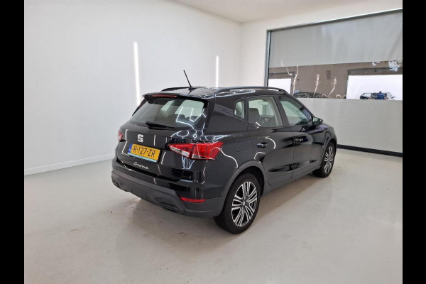Seat Arona 1.0 TSI Style Navigatie Apple Carplay/ Android Auto Parkeersensoren achter Full LED Cruise Control Climate Control Bluetooth Lichtmetalen velgen
