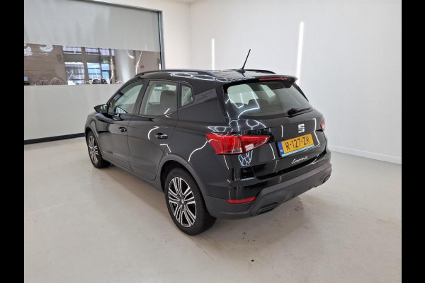 Seat Arona 1.0 TSI Style Navigatie Apple Carplay/ Android Auto Parkeersensoren achter Full LED Cruise Control Climate Control Bluetooth Lichtmetalen velgen