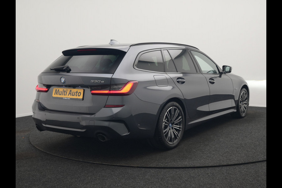 BMW 3 Serie Touring 330e M Sport Plug In Hybrid 293pk Dealer O.H PHEV | Trekhaak Af Fabriek | Panodak | 360 Camera | Alcantara Sportstoelen Memory & Verwarmd | Apple Carplay | Sfeerverlichting | Virtual | Blis | Navigatie | DAB |