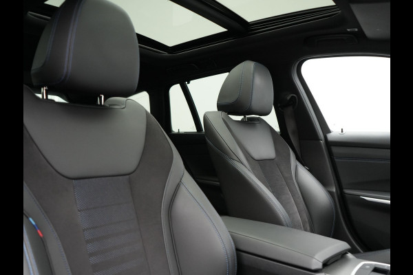 BMW 3 Serie Touring 330e M Sport Plug In Hybrid 293pk Dealer O.H PHEV | Trekhaak Af Fabriek | Panodak | 360 Camera | Alcantara Sportstoelen Memory & Verwarmd | Apple Carplay | Sfeerverlichting | Virtual | Blis | Navigatie | DAB |