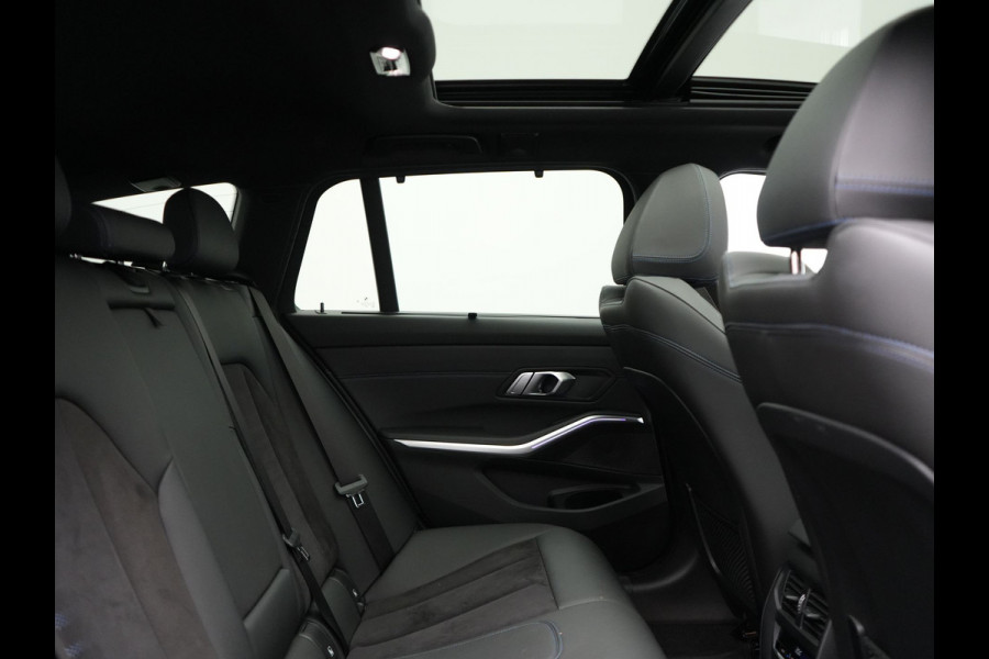 BMW 3 Serie Touring 330e M Sport Plug In Hybrid 293pk Dealer O.H PHEV | Trekhaak Af Fabriek | Panodak | 360 Camera | Alcantara Sportstoelen Memory & Verwarmd | Apple Carplay | Sfeerverlichting | Virtual | Blis | Navigatie | DAB |